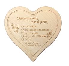 Planche à Découper Mamie en Bois - Un Équipement Indispensable pour Votre Cuisine