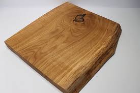 Planche à Découper en Bois Massif - Élégance et Praticité